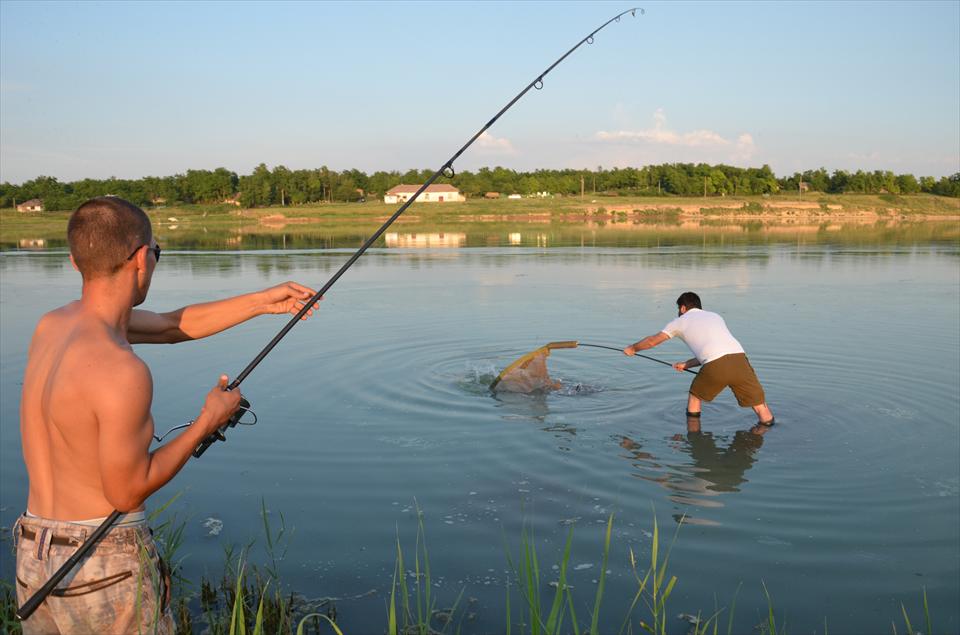 FOTO Fiecare crap e foarte important pe canicula de la Sarulesti